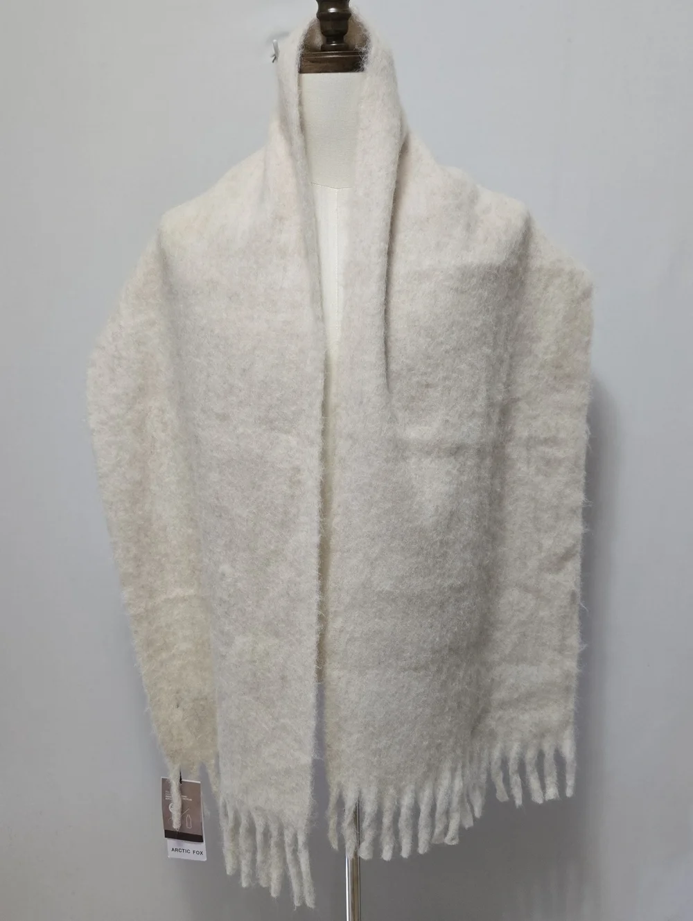 Arctic Fox Reykjavik Scarf Natural White NWT Soft Winter Chunky Unisex